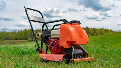 вид модели виброплита hamer m-140h-pro с двигателем honda